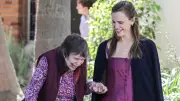 Herzerwärmender Ostergottesdienst: Jennifer Garner und ihre Mutter Patricia im Partnerlook