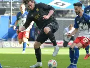 HSV rettet in Unterzahl wichtigen Punkt gegen Augsburg im Abstiegskampf