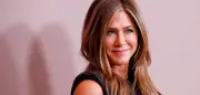 Jennifer Aniston teilt private Instagram-Bilder mit neuem Freund und Promi-Freunden