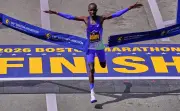 John Korir knackt Boston-Marathon-Rekord nach 15 Jahren - Ringer überrascht mit Bestzeit