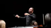 Kirill Petrenko dirigiert Mahlers Achte Symphonie bei Salzburger Osterfestspielen
