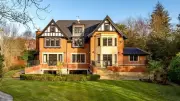 Kompany verkauft Luxusvilla in England mit Pool und Kamin