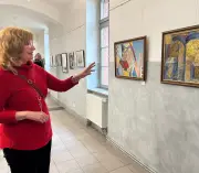 Kunst-Dialoge im Wittenberger Rathaus: Künstlerin und Schülerinnen zeigen Werke