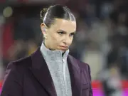 Laura Wontorra stellt BVB-Boss Ole Book hartnäckig zu Schlotterbecks Vertragsklausel zur Rede