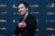 Max Giesinger bricht sich Finger beim Kuhstreicheln im Wellness-Urlaub
