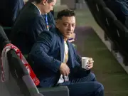 Mesut Özil wird zum dritten Mal Vater: Tochter Elisa erblickt das Licht der Welt