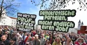 Münchner Protest: 2.000 Demonstranten fordern Verfassungsgericht-Prüfung rechtsextremer Parteien