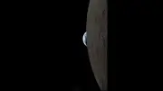 NASA-Astronaut filmt seltenen Erduntergang hinter dem Mond bei Artemis-Mission