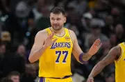 NBA: Lakers müssen auf Luka Dončić verzichten – Oberschenkelverletzung beendet Saison