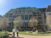 Nächtlicher Beutezug in Düsseldorf: Einbrecher nutzen U-Bahn für Galeria-Schmuckraub