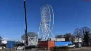 Neues Riesenrad in Warnemünde: 35-Meter-Attraktion entsteht an der Ostsee