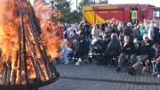 Neustadt-Glewe: Osterfeuer wird zum Familienfest mit Ostereiersuche-Premiere