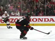 NHL-Playoffs: Stützle und Ottawa Senators starten mit Auftaktniederlage gegen Carolina
