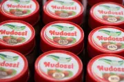 Nudossi-Rückruf: Salmonellen in Haselnuss-Nougat-Crème entdeckt - Betroffene Chargen identifiziert