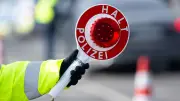 Polizei stoppt Fahndungsgesuchte auf A24 bei Pritzwalk - Fahrer ohne gültigen Führerschein