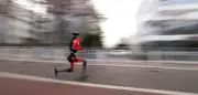 Roboter gewinnt Halbmarathon in Peking: Eine neue Ära des Sports?