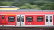 S-Bahn kollidiert mit herabhängender Oberleitung in NRW – Fahrgäste evakuiert