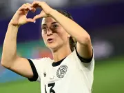 Sara Däbritz wird vor WM-Qualifikationsspiel in Nürnberg offiziell verabschiedet