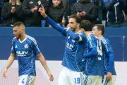 Schalke verteidigt Tabellenspitze trotz Personalproblemen gegen harmlosen KSC