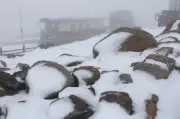 Spätwinter im Harz: Brocken erhält mitten im April eine weiße Schneedecke
