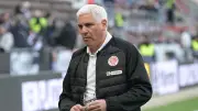 St. Paulis Sportchef Bornemann kritisiert unnötige 0:5-Klatsche gegen Bayern München