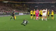 Stuhlwurf bei BVB-Sieg: Emotionen kochen nach späten Toren in Stuttgart über