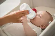 Säuglingsnahrung: Pre, 1, 2 oder 3? So finden Eltern die richtige Milch für ihr Baby