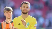 Werder Bremen verliebt in Torwart Mio Backhaus nach Glanzleistung