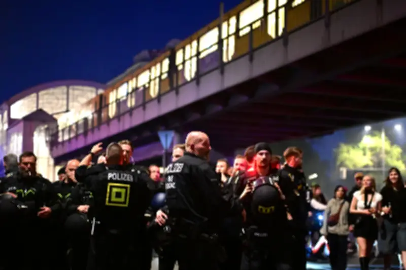 1. Mai in Berlin: Zehntausende feiern friedlich – Polizei zieht positive Bilanz