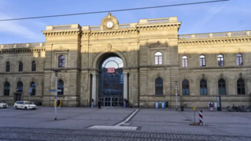 46-Jährige ohne Ticket bedroht Bundespolizisten am Magdeburger Hauptbahnhof