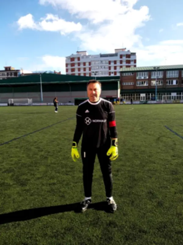 70-jähriger Torwart schreibt in Spanien Fußball-Geschichte