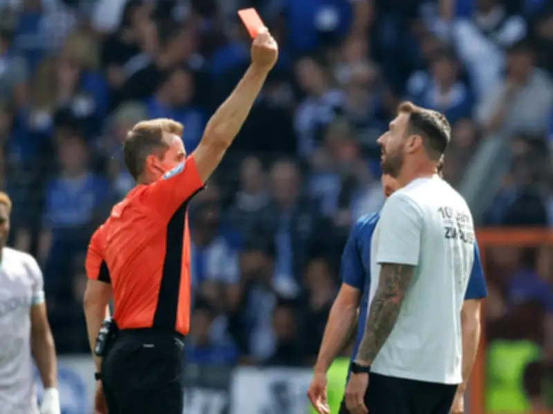 Arminia Bielefeld: Trainer Kniat nur für ein Spiel gesperrt