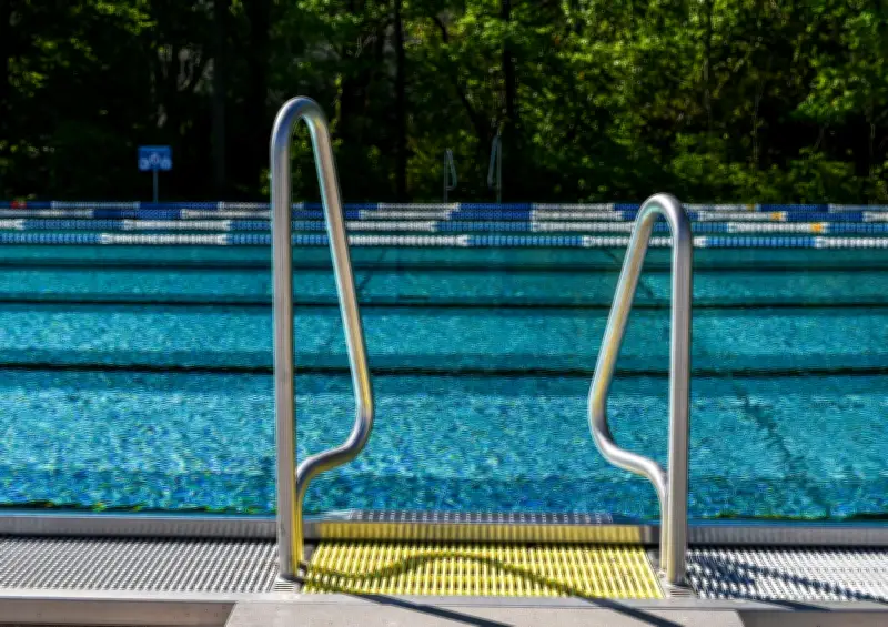 Auftakt für Berliner Freibad-Saison: Drei Bäder öffnen