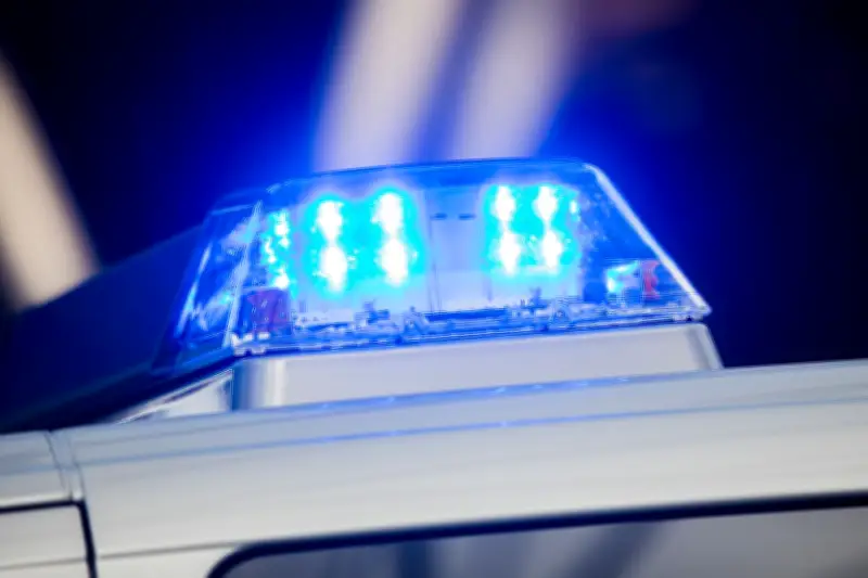 Autofahrer flieht vor Polizei und versteckt sich in Gebüsch in Bad Dürrenberg