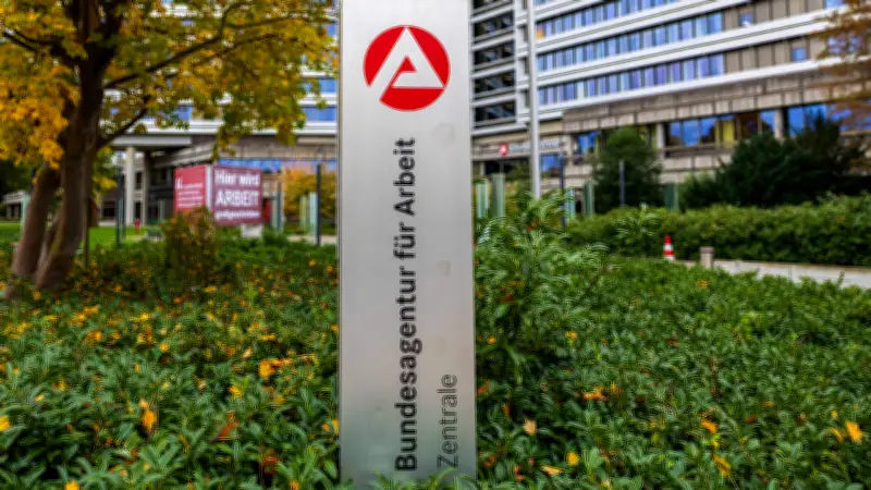 BA-Mitarbeiter: Nur jeder zweite vermittelt Jobs bei 8 Mrd. Kosten