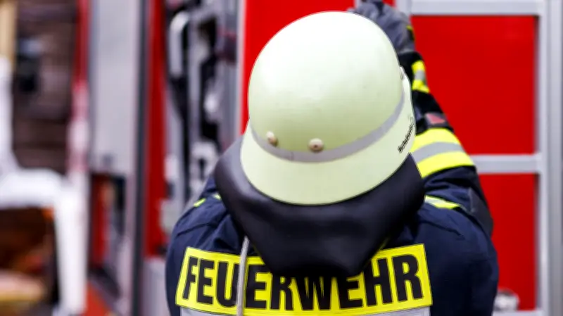 Brand in Dessau: Bewohner löscht Feuer im Hausflur