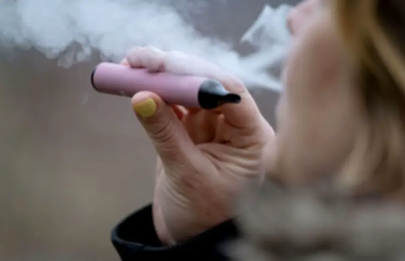 Brandenburg und NRW fordern schnelles Verbot von Einweg-Vapes