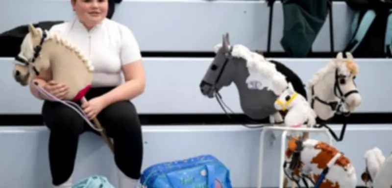 Deutsche Meisterschaften im Hobby Horsing: Steckenpferde in Frankfurt