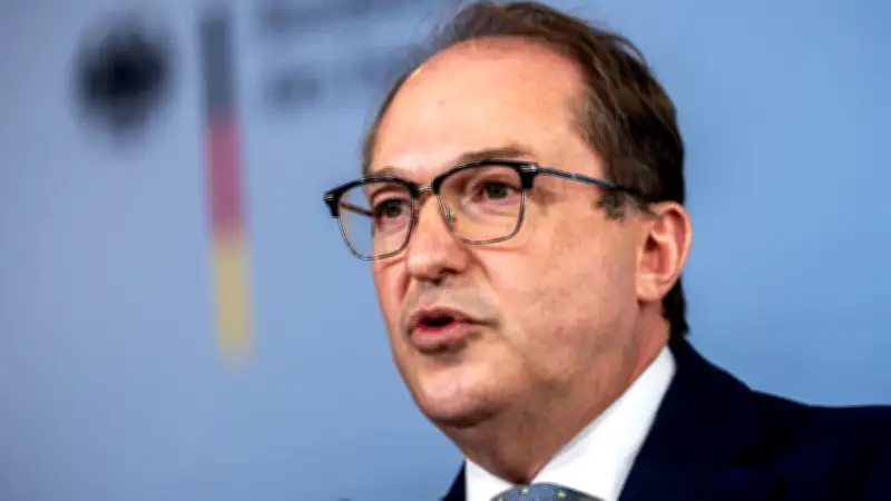 Dobrindts Geheimplan: Neue Vollmachten für Verfassungsschutz und BND