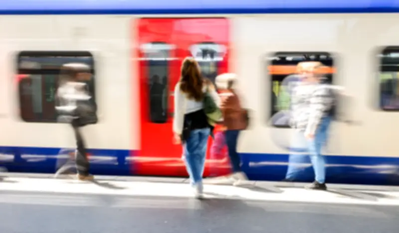 Drei Jahre Deutschlandticket: Forderungen nach ÖPNV-Ausbau