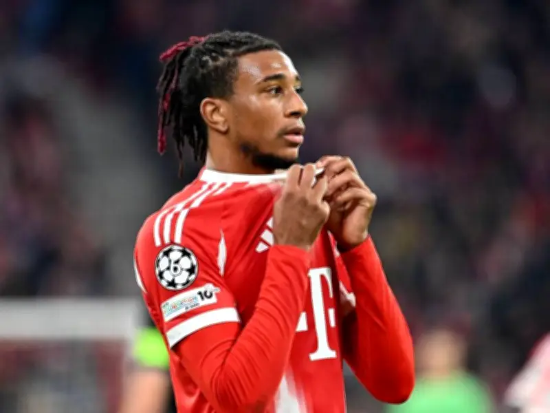 FC Bayern: Olise lüftet sein Trikot-Geheimnis und schwärmt vom Kragen