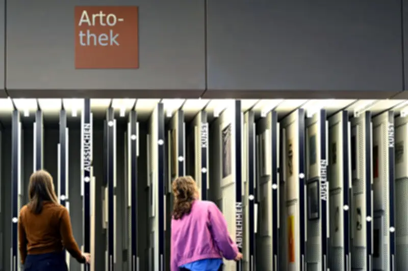Fett-Flecken erlaubt: Wie Artotheken Kunst für alle zugänglich machen