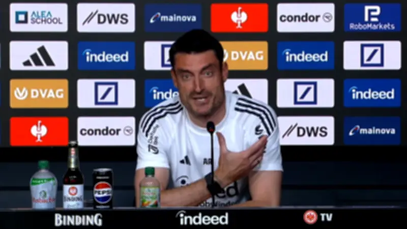 Frankfurt-Trainer Riera attackiert BILD-Reporter nach Frust-Ausbruch