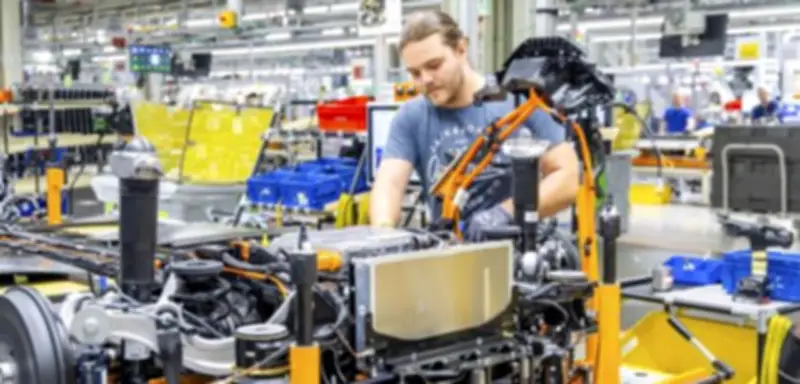 Fraunhofer-Studie: Laute Minderheit bremst Verbrenner-Aus in Autoindustrie