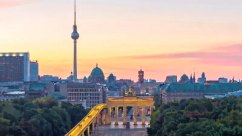 Geheimplan: Olympia 2036 in Berlin mit Rampe am Brandenburger Tor