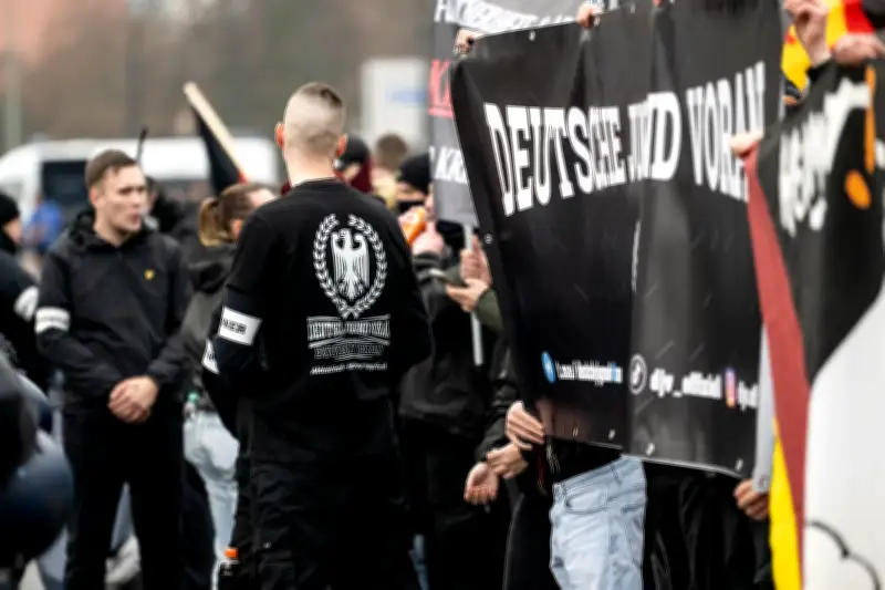 Großrazzia gegen Neonazi-Jugendgruppen in zwölf Bundesländern