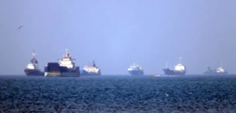 Iran greift Emirate an: USA versenken iranische Boote