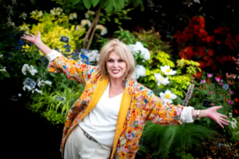 Joanna Lumley wird 80: Bond-Girl und Comedy-Ikone