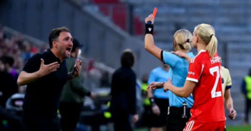 José Barcala: Der stille Trainer, der Bayerns Frauen zum Triple führen will