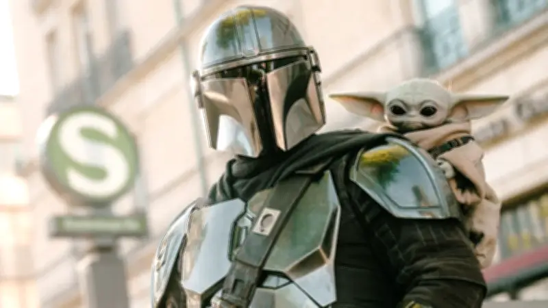Mandalorianer und Grogu feiern Star-Wars-Tag in Berlin